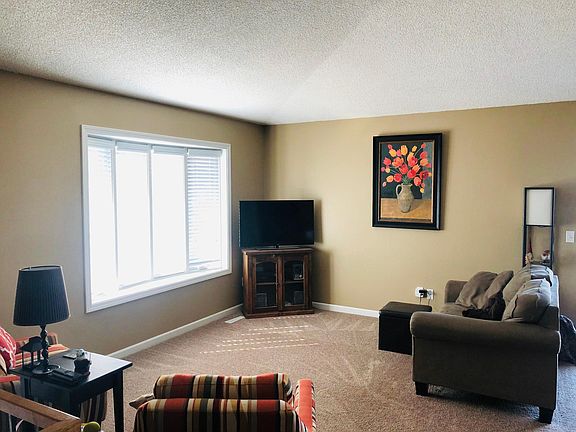 Upper family room. Natural light floods this space~