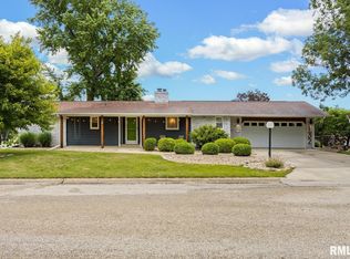 132 N Ohio Ave, Morton, IL 61550