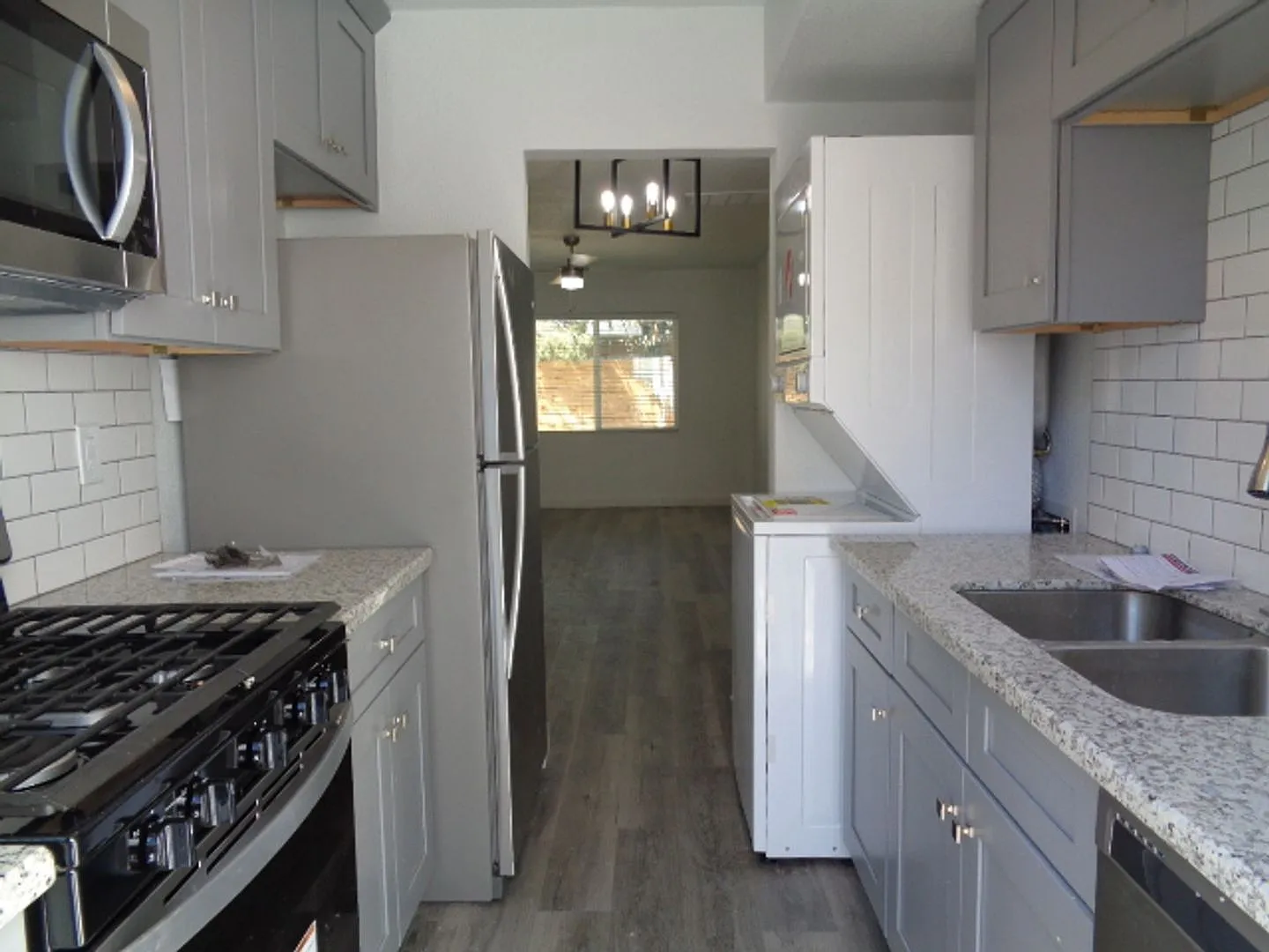 #1037-Osborn LLC — Photo 2