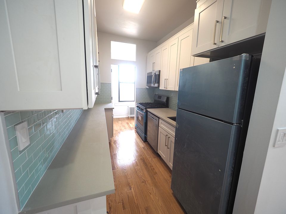 1st image of 3112 42nd St #14