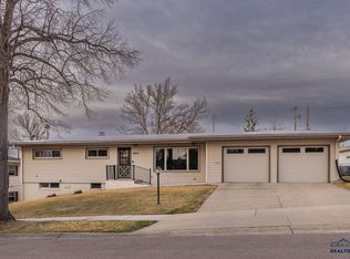 4017 Brookside Dr, Rapid City, SD 57702