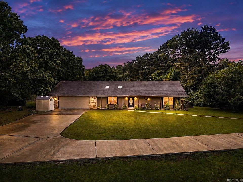 1st image of 121 Rolling Meadows Ln