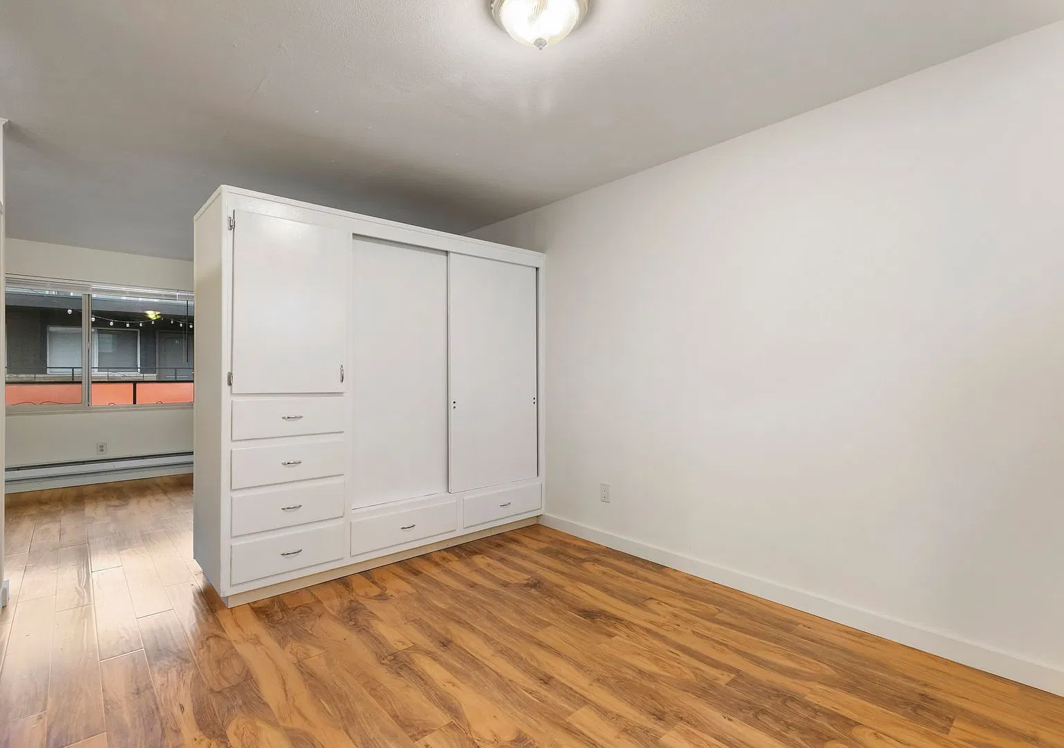 LynnMar Apartments | Charming U-District Living Near UW! — Photo 2