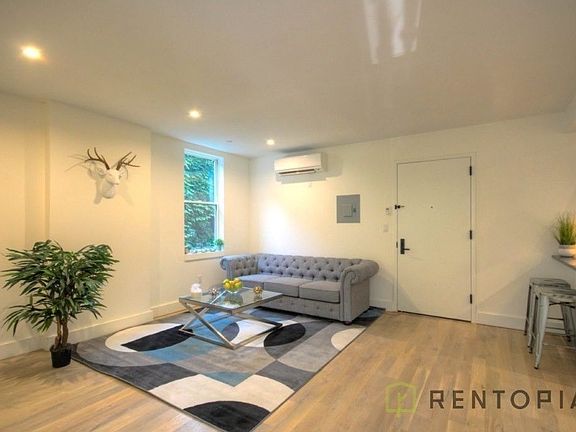 2nd image of 10 Lexington Ave #3R