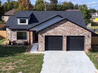 1205 E Maupin St, Bolivar, MO 65613