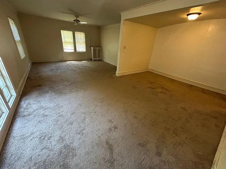 2114 E Woodstock Pl — Photo 9