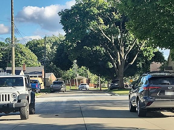 5th image of 411 Leroy Ave
