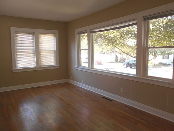 3rd image of 1170 W Wilson Dr
