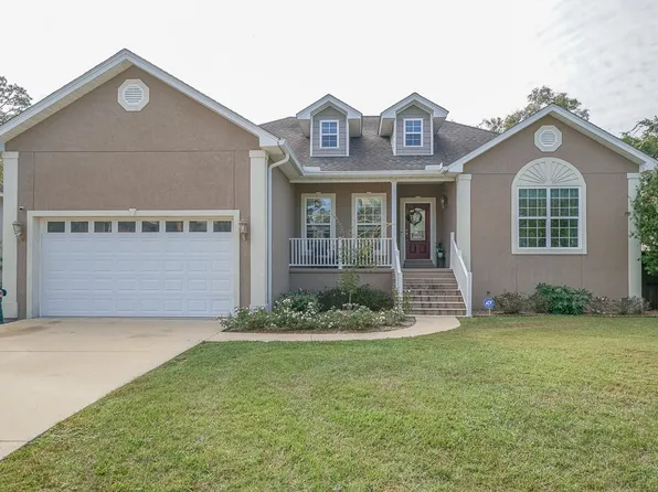 180 Palmera Ln, Brunswick, GA 31525