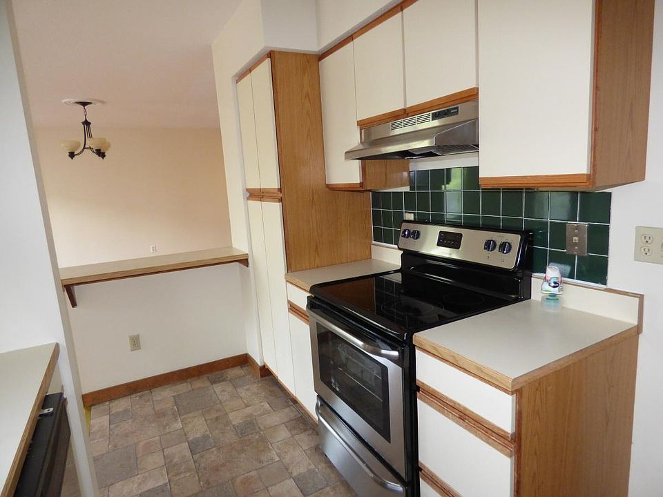 Kit w/new appliances
