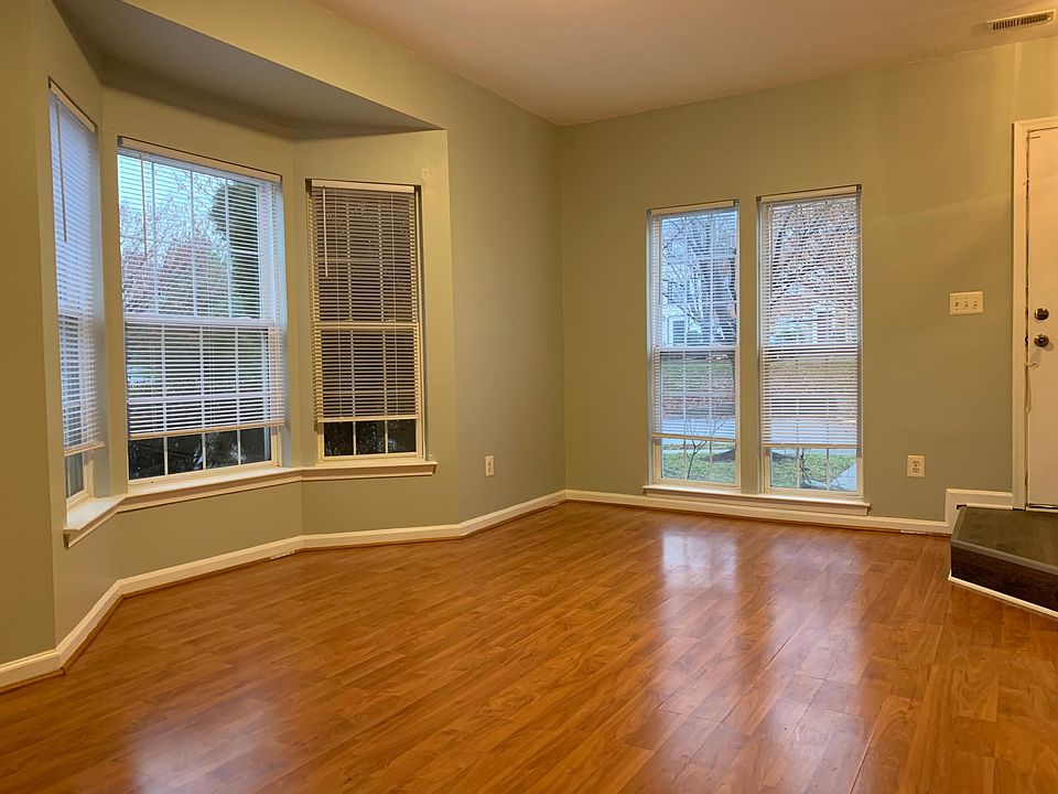 21076 Cripple Creek Sq, Ashburn, VA 20147 Zillow