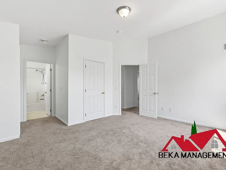 1100 Wildwood Ln — Photo 5