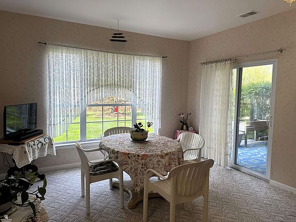 3rd image of 45805 Heather Ridge Dr