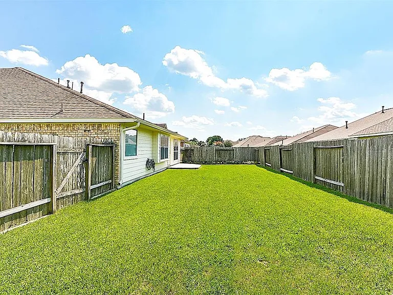20510 Glademill Ct — Photo 12