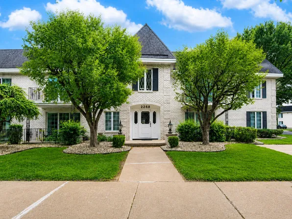 2288 Bordeaux Walk APT D2, Highland, IN 46322