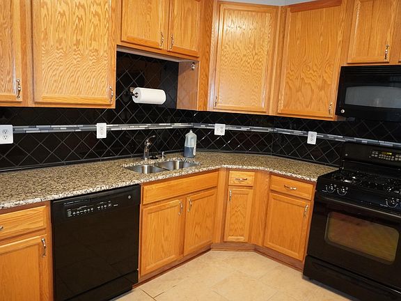 3rd image of 715 Garden View Way