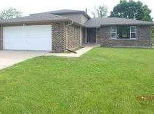 557 Old Meadow Rd, Matteson, IL 60443