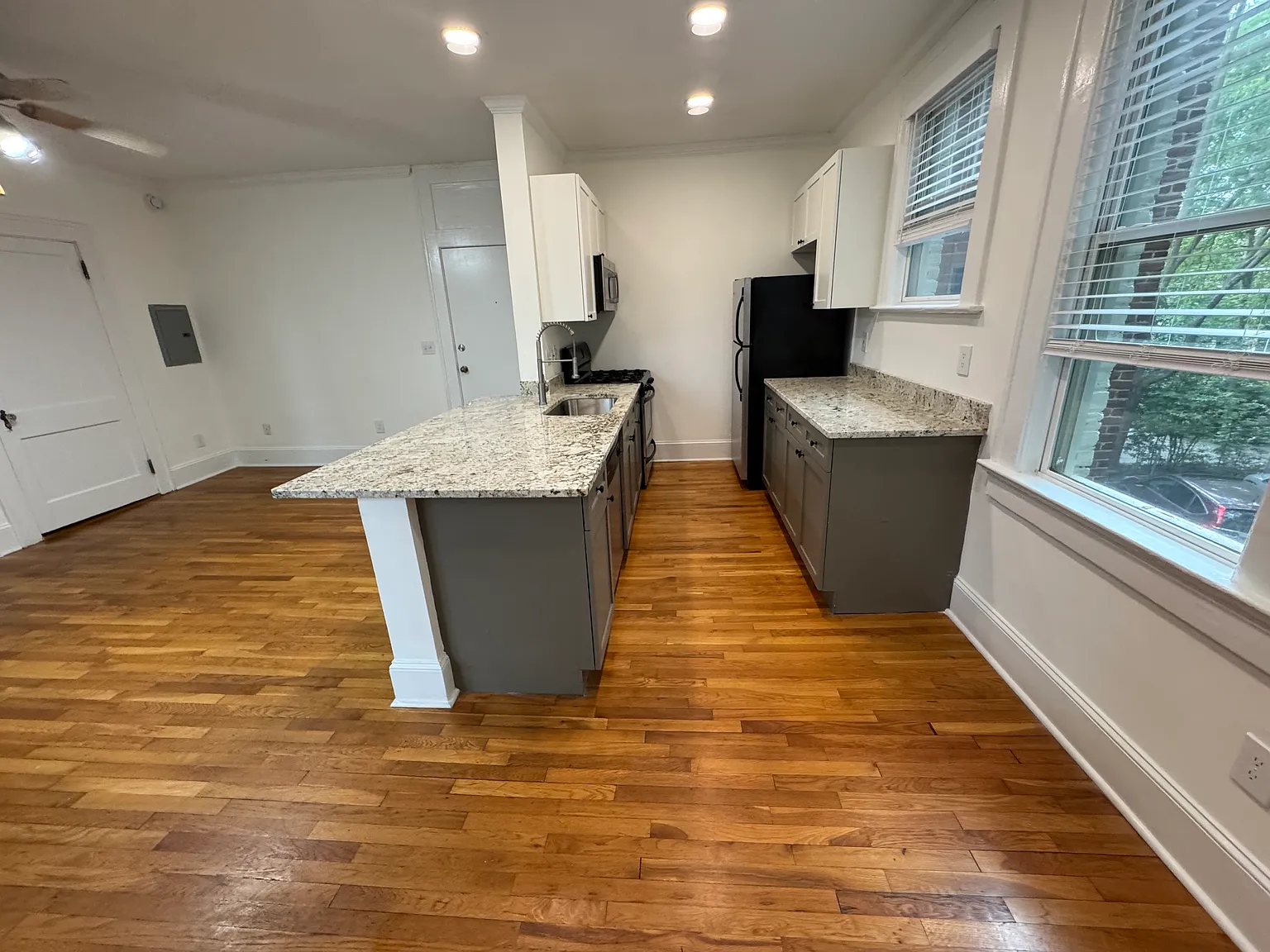 Studio, 479 sqft, $1,495 — Photo 2