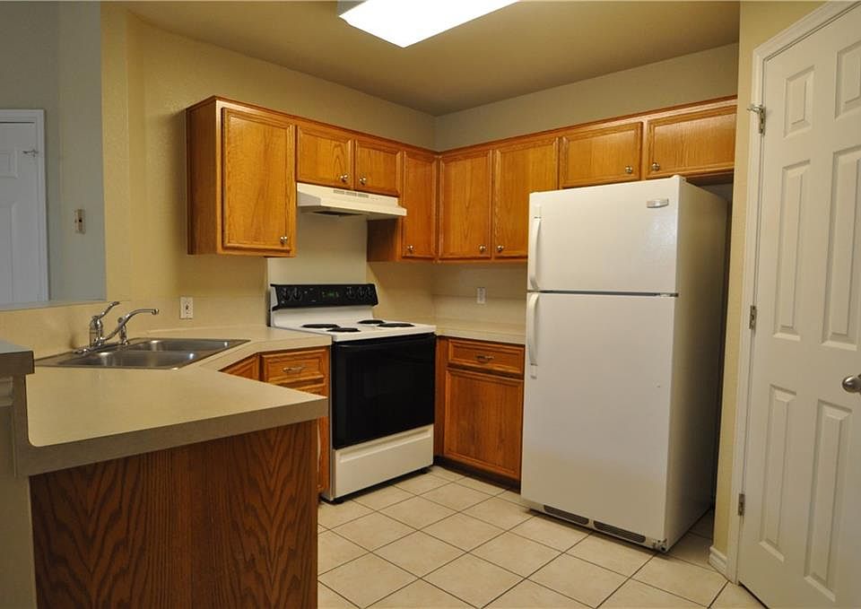 1st image of 13350 Water Oak Ln #B