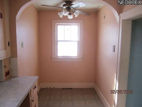 4th image of 1231 W 10th St