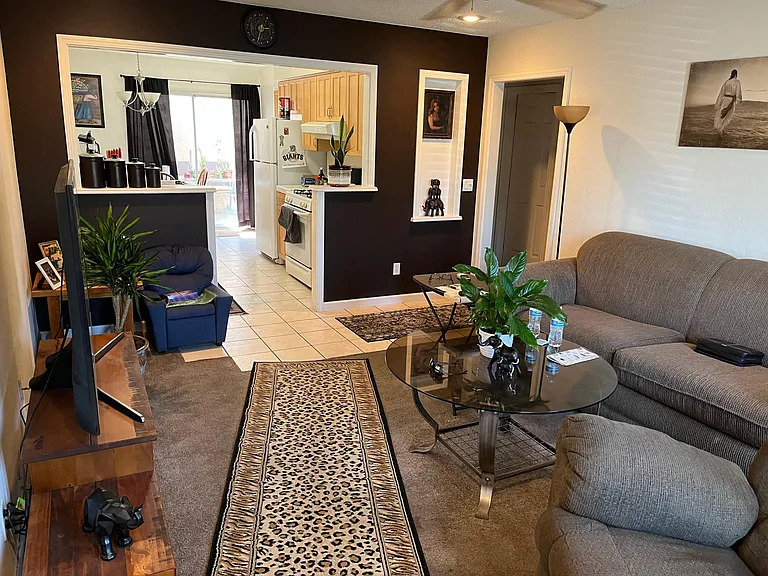 256 W Holland Ave #D — Photo 5