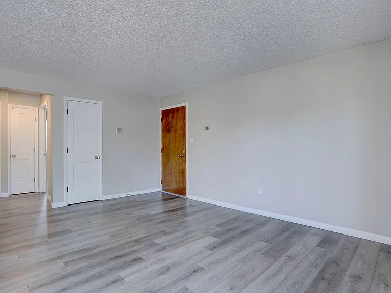 Caravelle Apartments — Photo 29