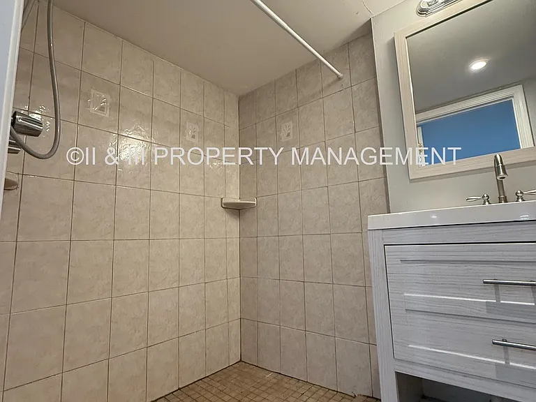 3700 Wyandotte St #BASEMENT — Photo 11