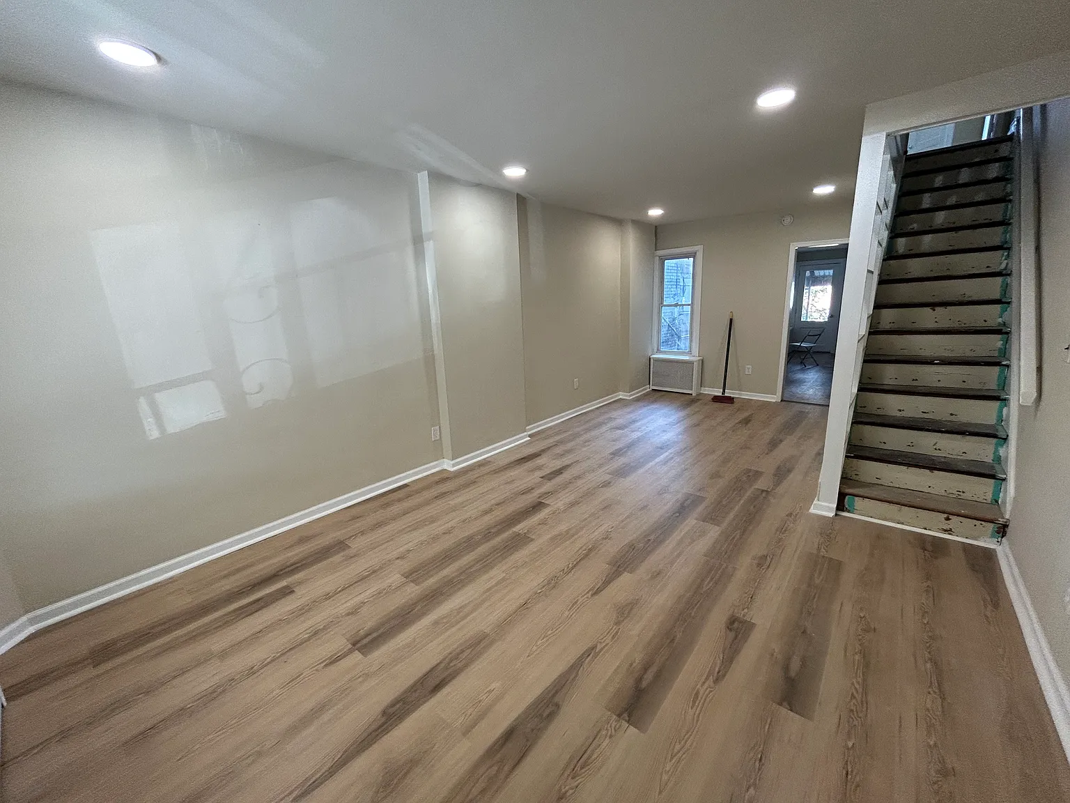 3 bed, 1200 sqft, $2,000 — Photo 1