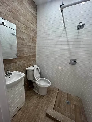 Rented by Delmark Realty LLC | media 5