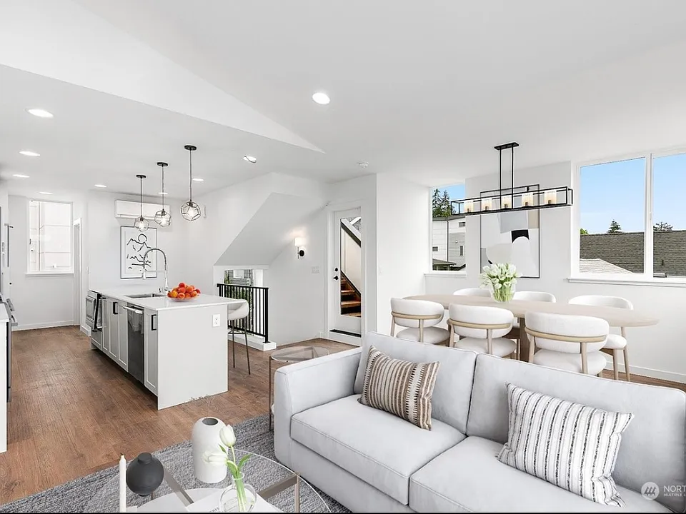 3414 23rd Ave W