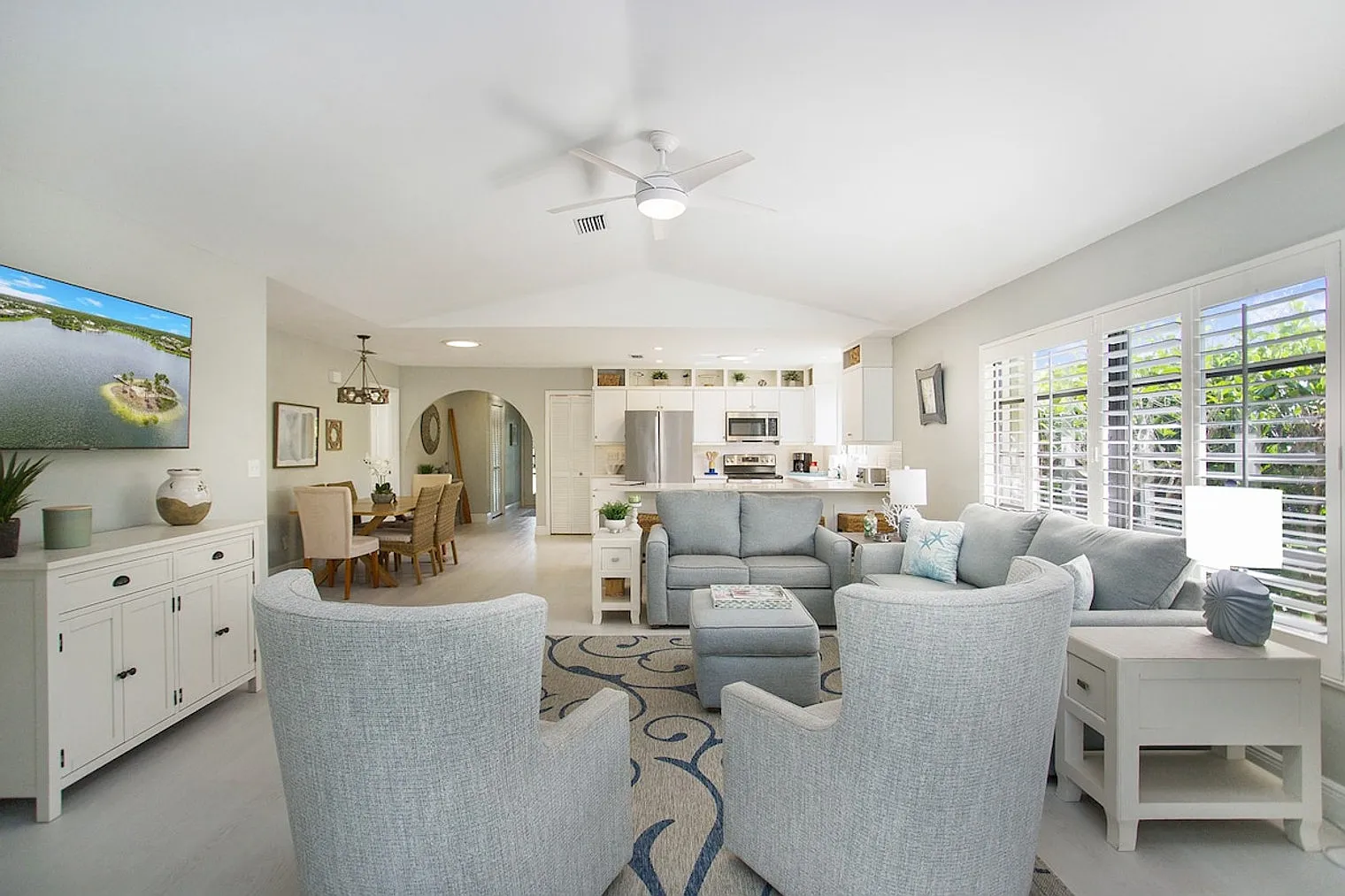 3 bed, 2.0 bath, 1593 sqft, $5,039 — Photo 3
