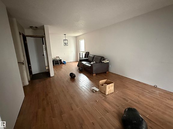 4th image of 6340 184th St NW