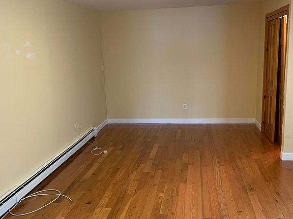 5th image of 148 Brookfield Ave
