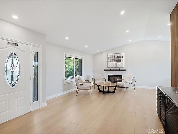 3rd image of 8093 Banyan St