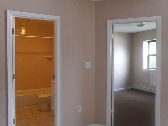 4th image of 3144 Hull Ave