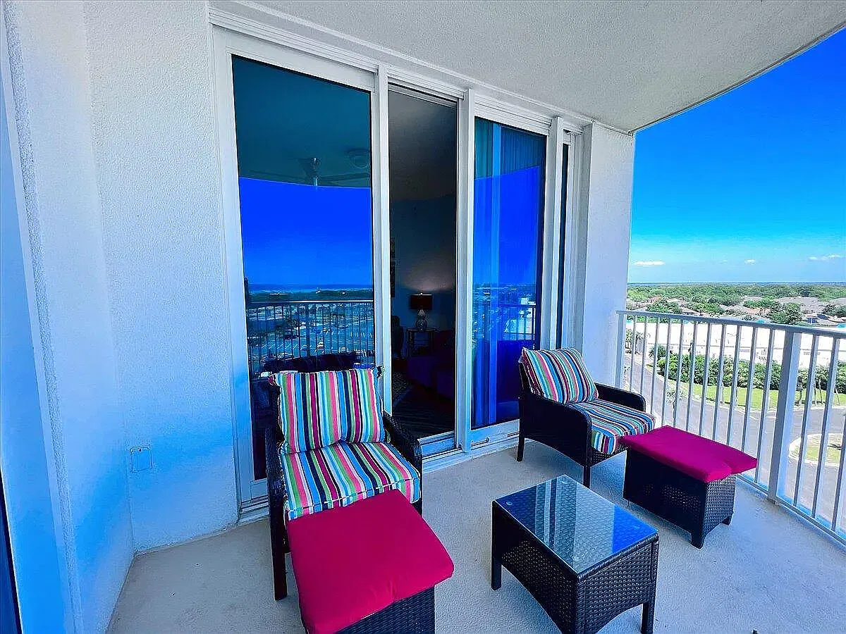 2 bed, 970 sqft, $3,050 — Photo 2