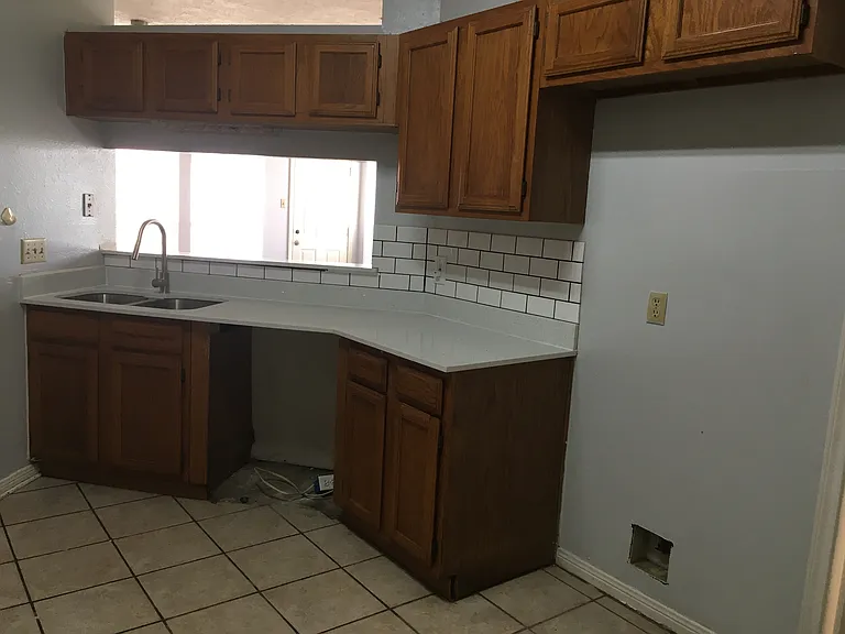 11886 Fairpoint Dr — Photo 4