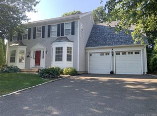 12 Lookout Hill Rd, Milford, CT 06460