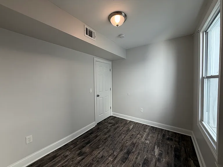 469 Alden St #1 — Photo 13