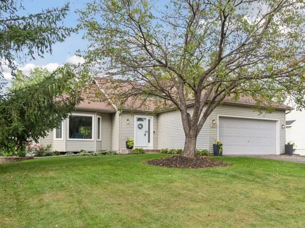 1078 Overlook Dr, Chaska, MN 55318