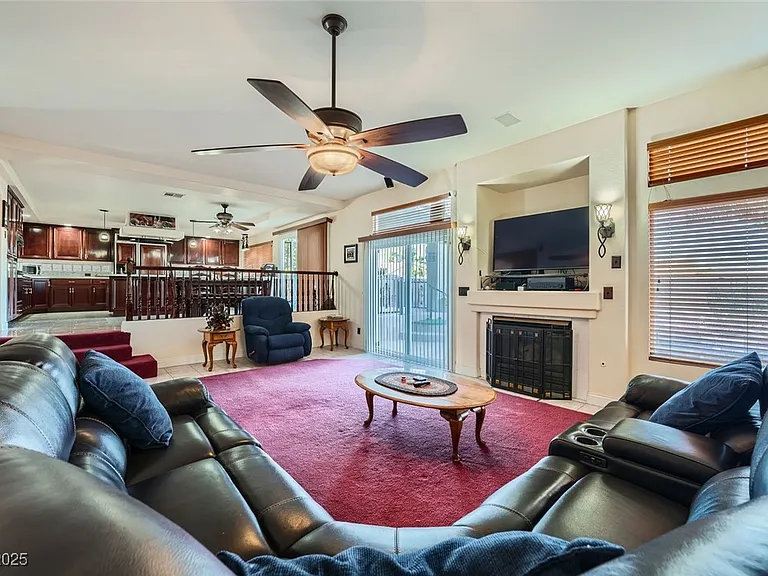 8748 Castle Hill Ave — Photo 12