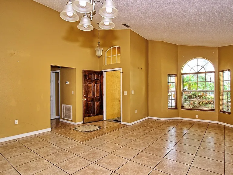 4335 Creekside Blvd — Photo 5