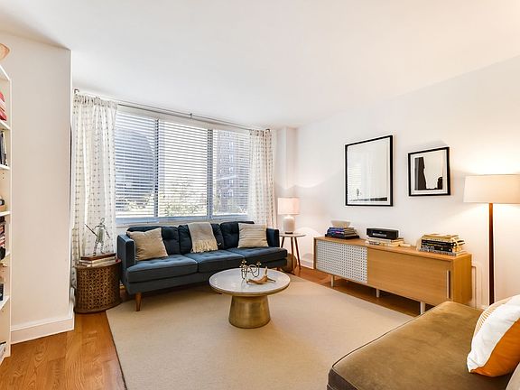 3rd image of 424 W End Ave APT 2E