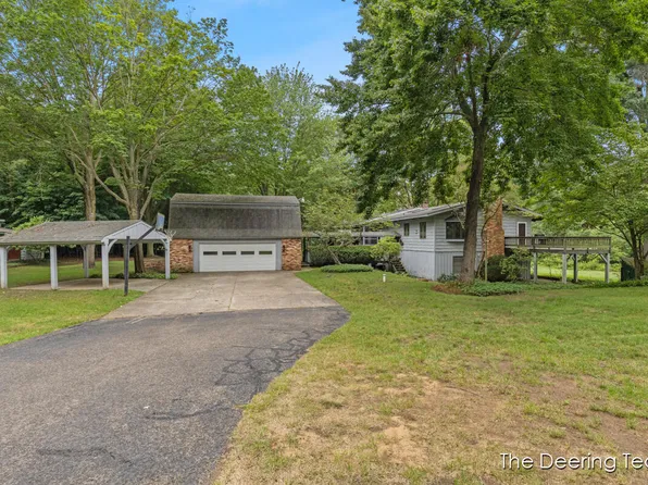 2665 Sharon Ave, Holland, MI 49424