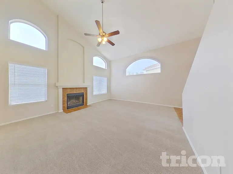 17220 N Wavyleaf Ave — Photo 3
