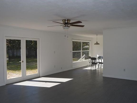 4th image of 2226 Wisteria St