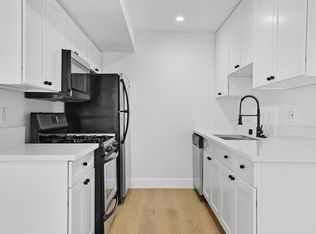 10934 Moorpark St #101A, North Hollywood, CA 91602
