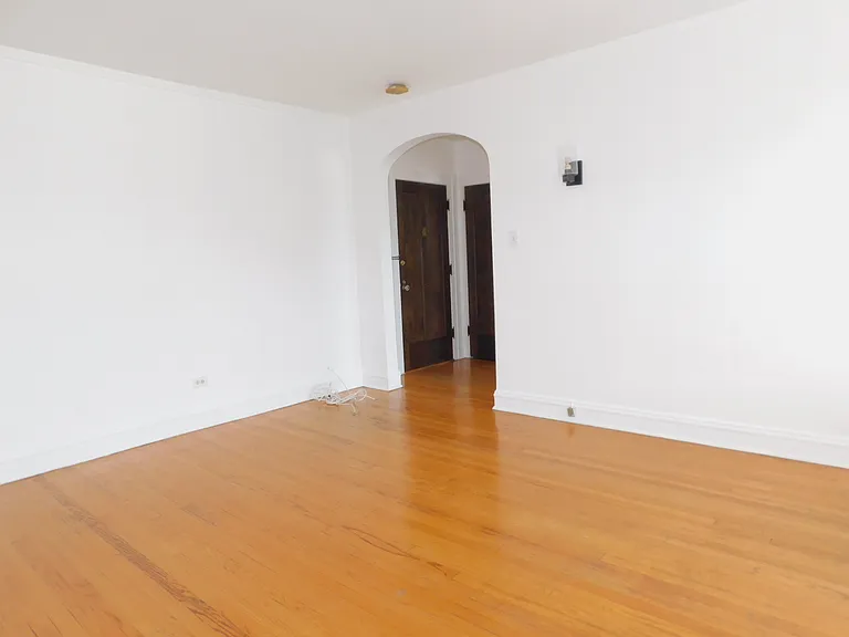 905 Sherman Ave #10 — Photo 2