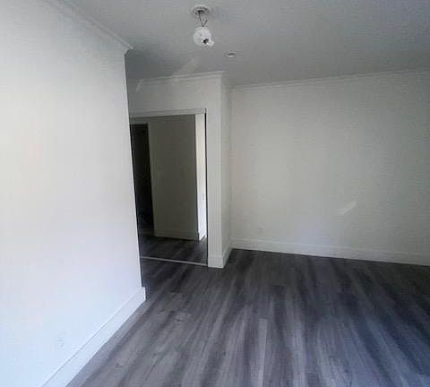 5th image of 2218 N Beachwood Dr #204