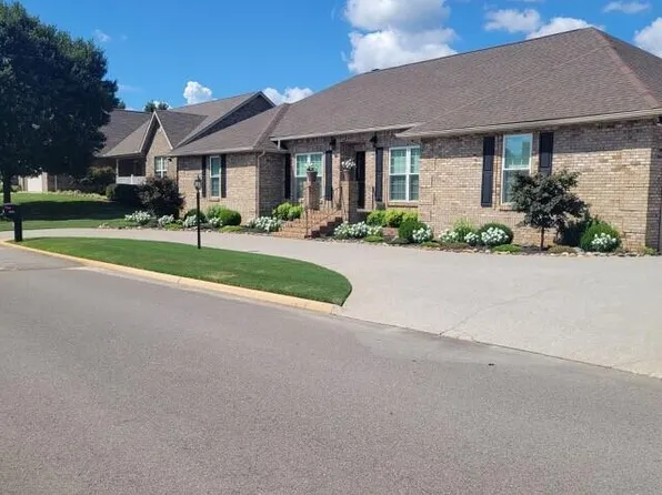 3008 Champions Dr, Maryville, TN 37801